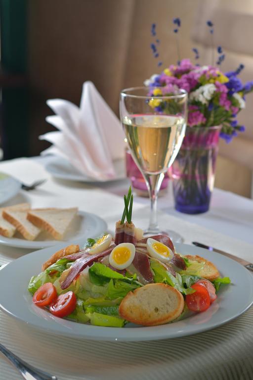 Simfonia Boutique Hotel Râmnicu Vâlcea Zewnętrze zdjęcie