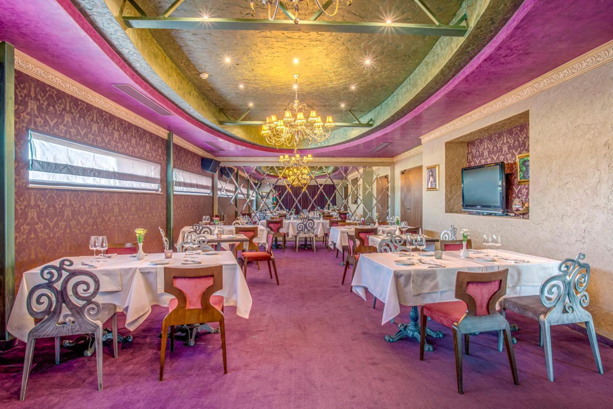 Simfonia Boutique Hotel Râmnicu Vâlcea Zewnętrze zdjęcie