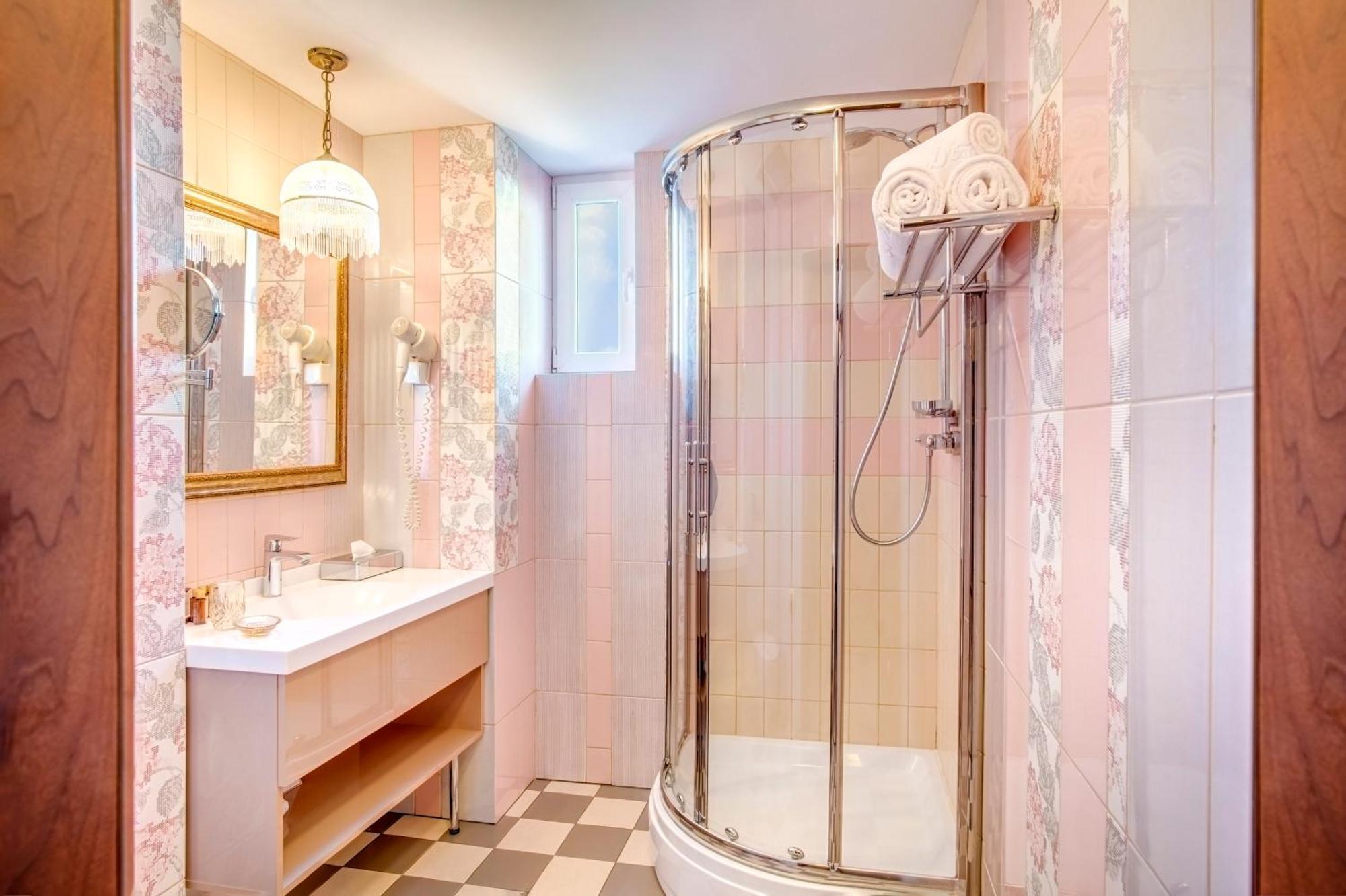 Simfonia Boutique Hotel Râmnicu Vâlcea Zewnętrze zdjęcie